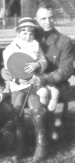 En 1915 avec un de ses fils