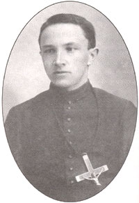 Père Victor Lelièvre à son arrivée au Canada.