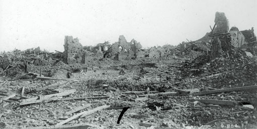 Église de Courcelette détruite après les bombardements