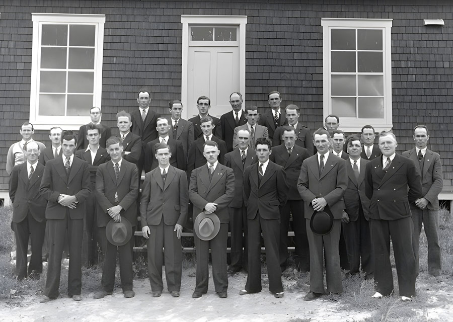 Groupe de coopérateurs à Roquemaure en 1943